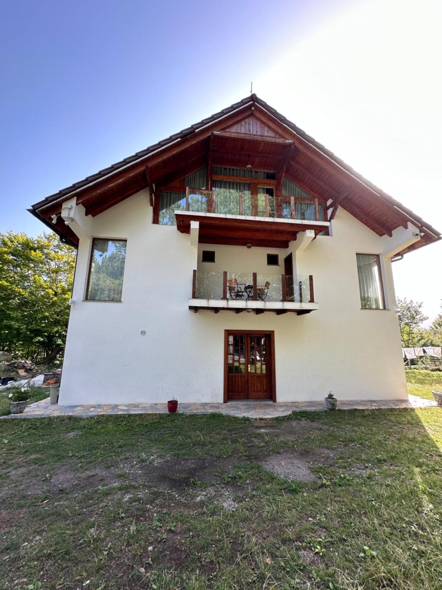 Vila Pepaj Razëm Exteriér fotografie