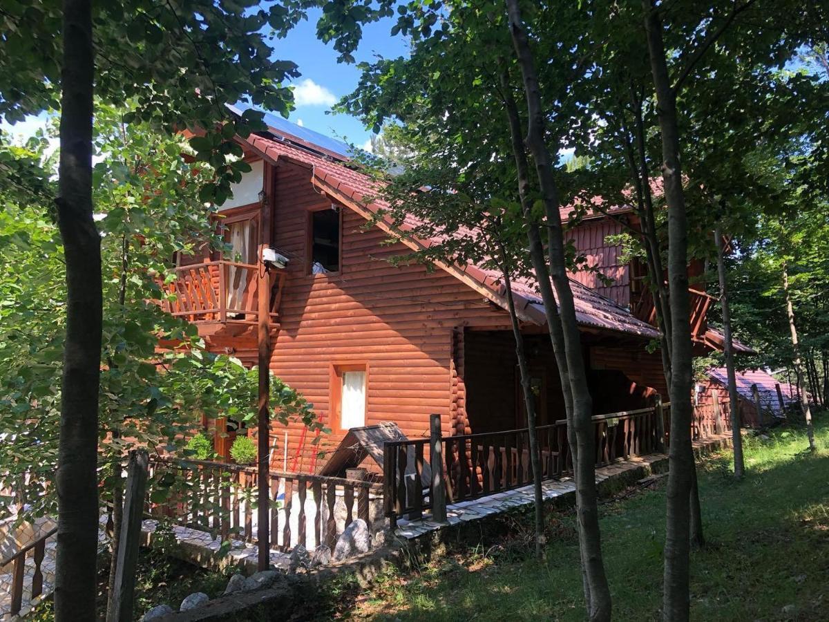 Vila Pepaj Razëm Exteriér fotografie
